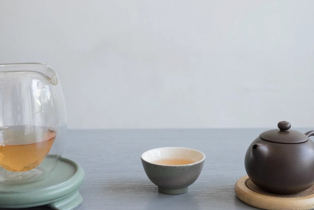 tea-set-on-grey_1296x